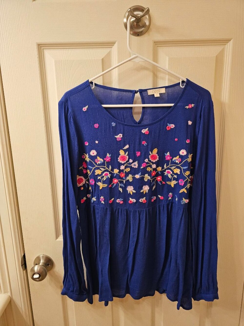 NWOT Oddy Medium Cobalt Blue Babydoll Blouse w / Floral Detail
